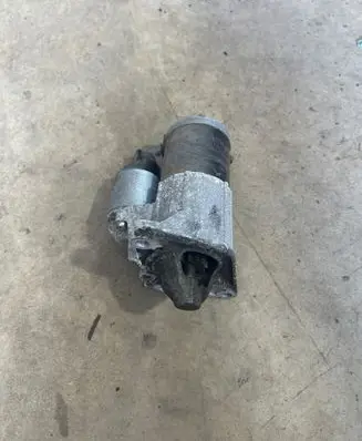 Renault Trafic III (X82) Starter motor 233003248R M000T39372