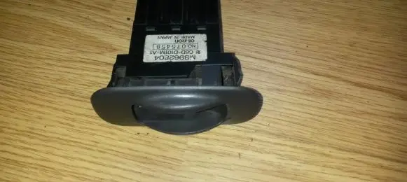 Mitsubishi Galant Electric window control switch MB962804