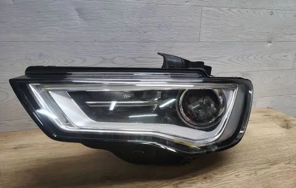 Audi A3 S3 8V Headlight/headlamp 8V0941005