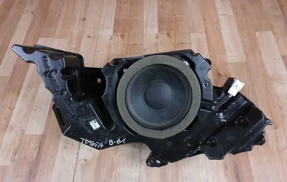 Toyota C-HR I Subwoofer speaker 86150F4030