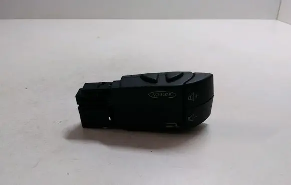 Multifunctional control switch/knob
