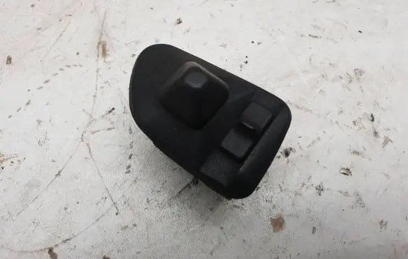 Wing mirror switch