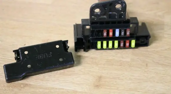 Toyota Avensis T250 Fuse box set
