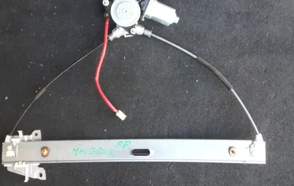 Ford Maverick Front window lifting mechanism without motor 
