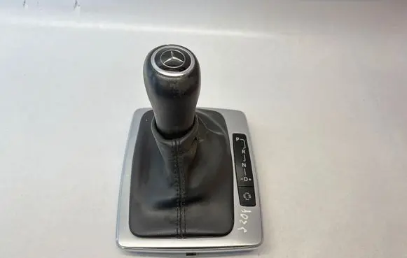 Mercedes-Benz C W204 Gear lever shifter trim leather/knob A2042677510 A2042674688