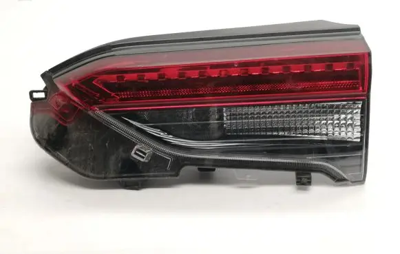 Tailgate rear/tail lights
