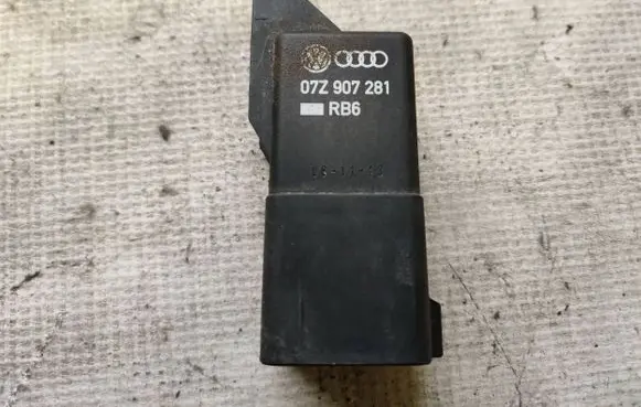 Volkswagen Crafter Glow plug pre-heat relay 07Z907281 0281003028