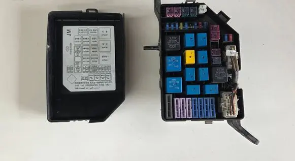 Hyundai Tucson JM Fuse box set 912082E140 912102E100