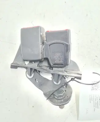 Middle seatbelt buckle (rear)