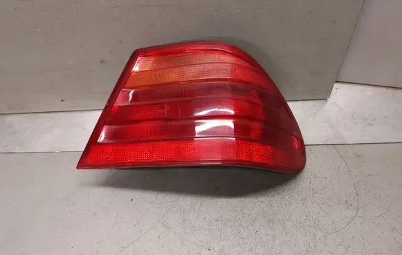 Mercedes-Benz E W210 Rear/tail lights 197042R
