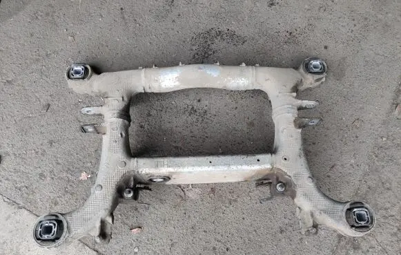BMW 5 F10 F11 Rear axle beam 679380301 679380401 679380101