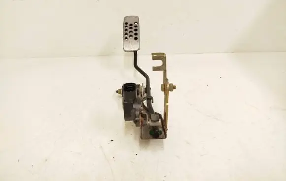 Nissan X-Trail T30 Accelerator throttle pedal 18919AM810 4F08