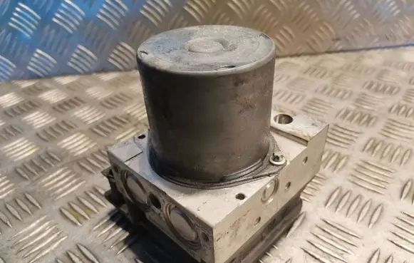 Mercedes-Benz A W169 ABS Pump 0044319212