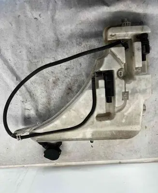 BMW 4 F32 F33 Windshield washer fluid reservoir/tank 14607211