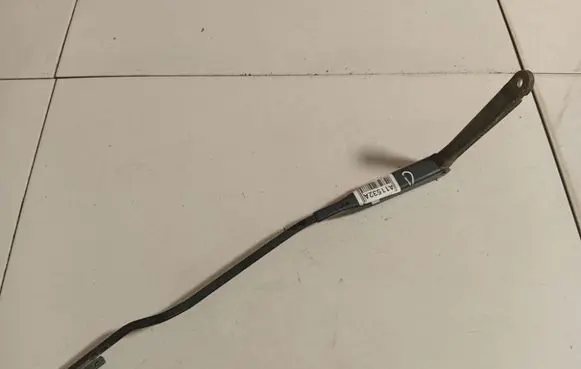 Opel Astra G Front wiper blade arm 90559553LH