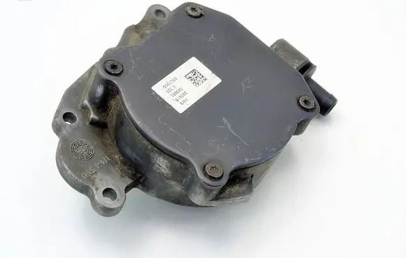 Skoda Fabia Mk2 (5J) Vacuum pump 03L145207