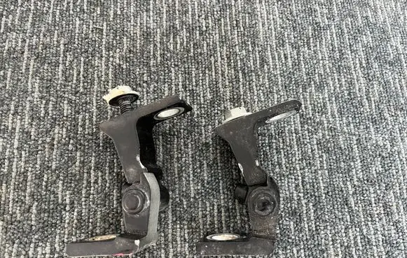 Volkswagen Golf VII Rear door upper hinge 8K0831402P A046574 5033