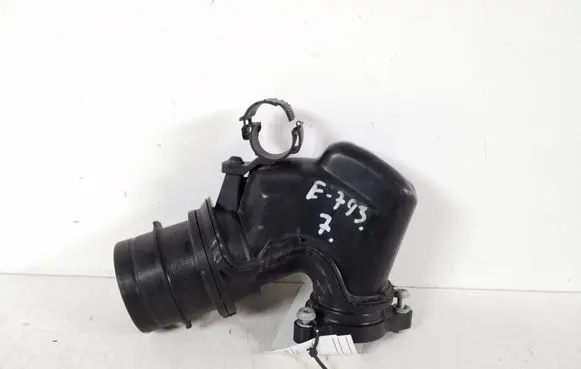 Coolant pipe/hose