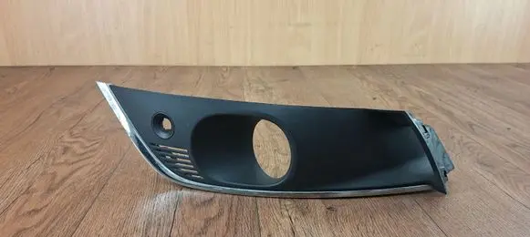 Renault Megane IV Front fog light trim/grill 261A32853R
