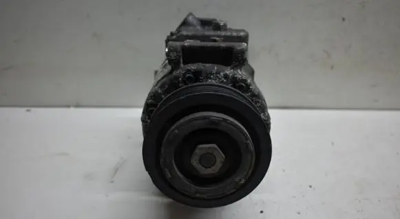 Volkswagen Transporter - Caravelle T5 Air conditioning (A/C) compressor (pump) 7E0820803F