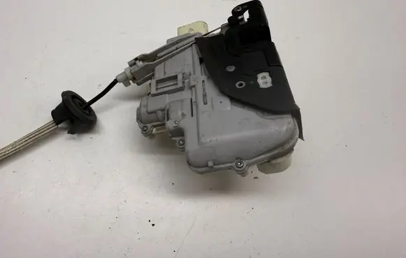 Audi A6 S6 C6 4F Front door lock 4F1837015E