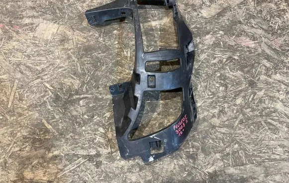 Peugeot 3008 II Front bumper mounting bracket 9814675080 S2511D108-M