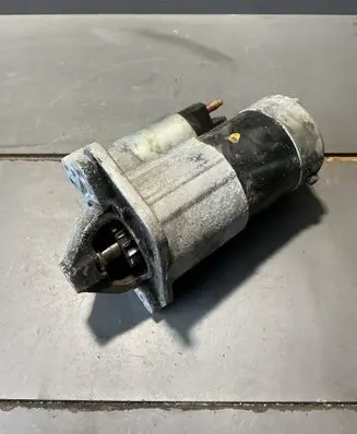 Nissan Qashqai Starter motor 8200584675B M000T87881