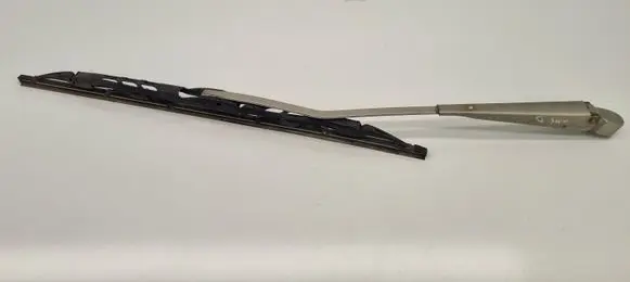 Mercedes-Benz COMPAKT W115 Front wiper blade arm