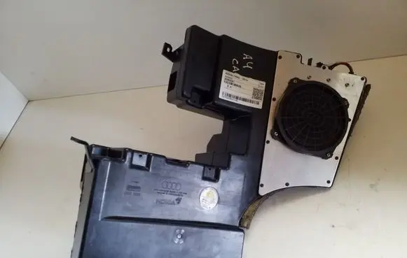 Audi A4 S4 B5 8D Front door speaker 8D9035381