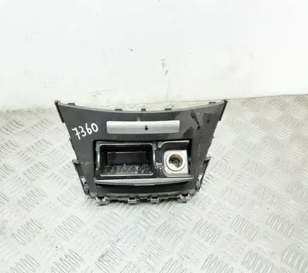 Toyota Avensis T270 Ashtray (front) 5880405110 N9871