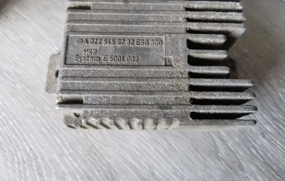 Mercedes-Benz E W210 Coolant fan relay A0225456232 E5001003 55001003