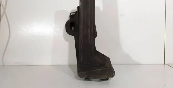 Skoda Superb B6 (3T) Accelerator throttle pedal 74390500