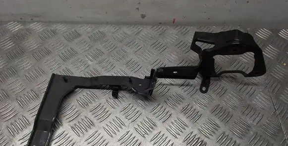 Lexus RX 330 - 350 - 400H Radiator support slam panel bracket 