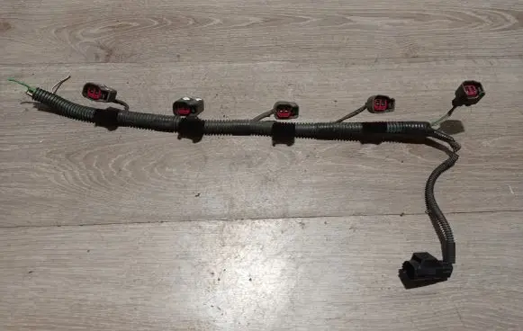 Volvo S60 Fuel injector wires 