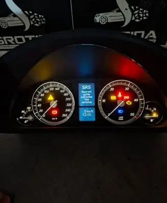 Mercedes-Benz C W203 Speedometer (instrument cluster) A2035404148
