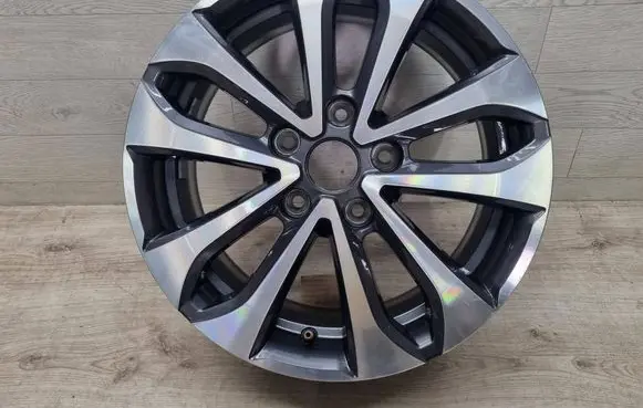 R16 alloy rim