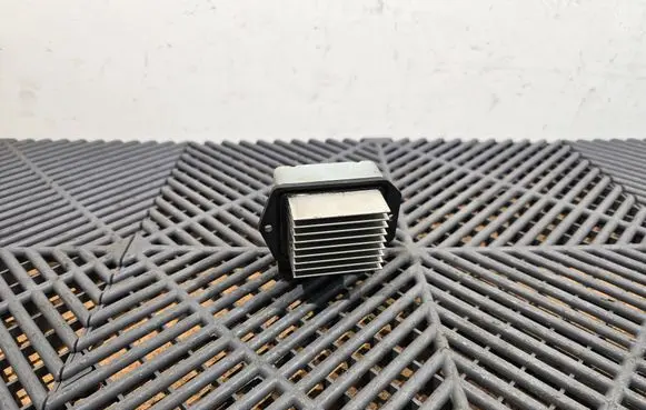 Toyota Prius (XW20) Heater blower motor/fan resistor 8716547020