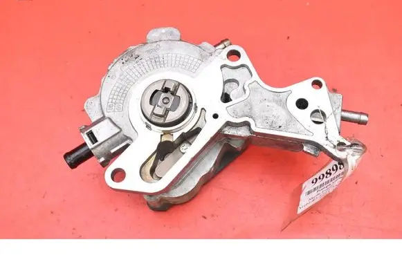 Skoda Fabia Mk2 (5J) Vacuum pump 038145209N