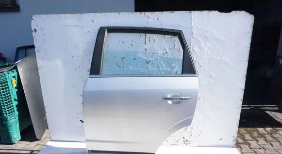 Opel Antara Rear door 