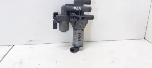 Mercedes-Benz S W220 Coolant heater control valve 2208300084