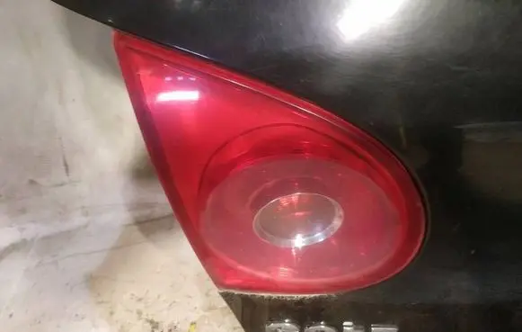 Tailgate rear/tail lights