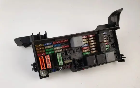 Mercedes-Benz ML W164 Fuse module A164400272