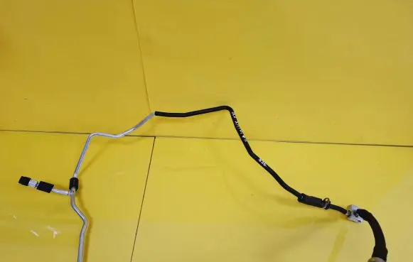 Audi Q7 4L Air conditioning (A/C) pipe/hose 7L6820750AJ