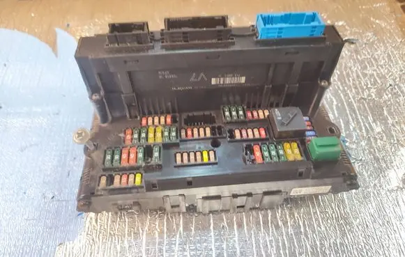 BMW 5 F10 F11 Fuse box set 9234421 01797235 217033442E