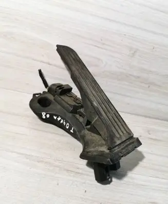 Volkswagen Touran I Accelerator throttle pedal 1T1721503H 6PV00868900