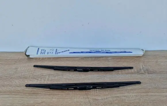 Hyundai Pony Windshield/front glass wiper blade 9999X-24301