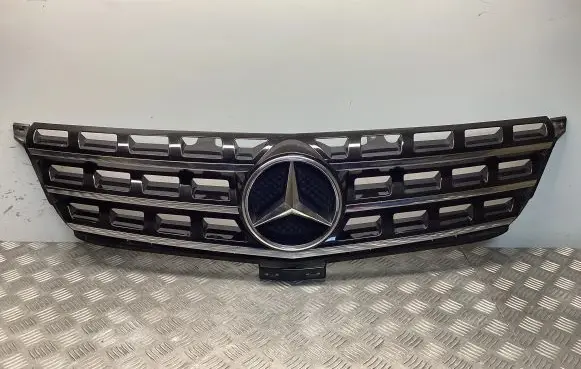 Mercedes-Benz ML W166 Front bumper upper radiator grill A1668800123 A1688800585 A1668801085