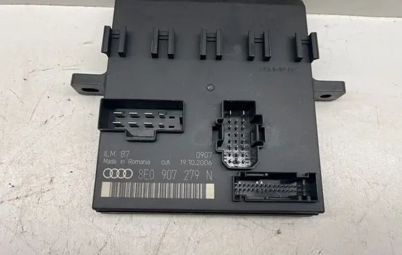 Audi A4 S4 B7 8E 8H Comfort/convenience module 8E0907279N