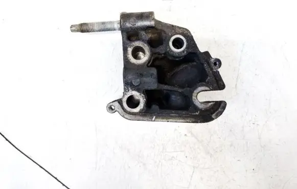 Volvo V50 Engine mounting bracket 326c30