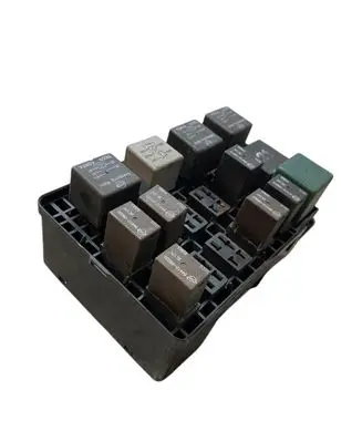 SsangYong Rexton I Relay mounting block 8220508127